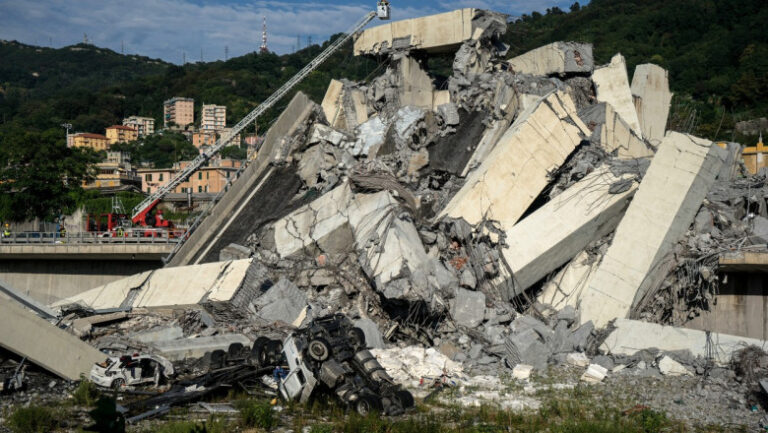 condamnare-la-inchisoare-in-cazul-prabusirii-podului-morandi,-din-genova,-soldat-cu-43-de-morti,-inclusiv-doi-romani
