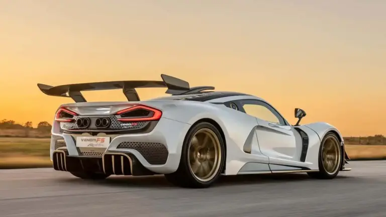 de-la-aur-masiv-la-seif-pentru-arme:-cele-mai-traznite-dotari-pe-care-le-cer-clientii-de-hypercar-uri-custom