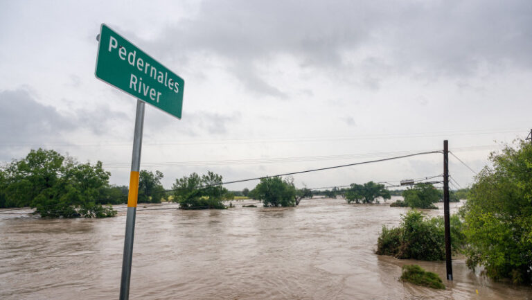 inundatii-in-texas:-doi-morti.-statul-american-se-pregateste-pentru-ploi-istorice