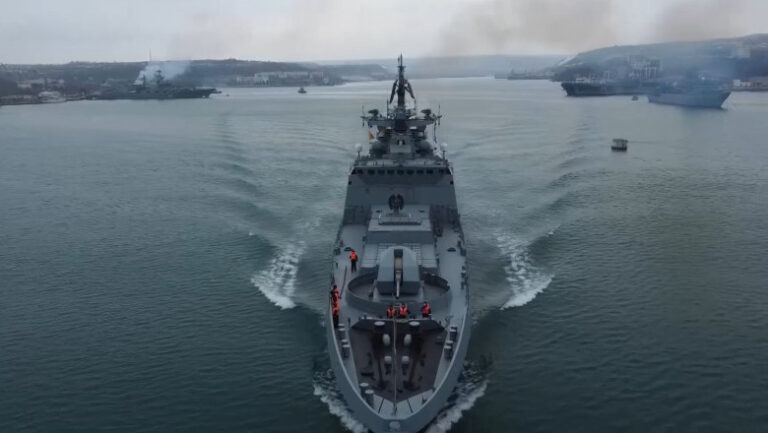 rusia-se-razbuna-dupa-atacurile-asupra-flotei-sale-si-paralizeaza-exporturile-ucrainei-prin-marea-neagra