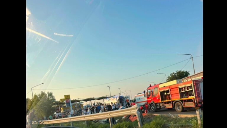 accident-grav-pe-a2-spre-litoral.-o-persoana-a-murit,-iar-trei-au-fost-ranite-dupa-ce-doua-masini-s-au-ciocnit