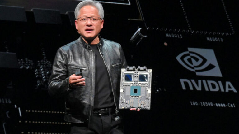 obiectul-purtat-de-jensen-huang,-seful-nvidia,-pentru-care-s-au-luptat-zeci-de-colectionari-la-licitatie.-s-a-vandut-cu-o-suma-record
