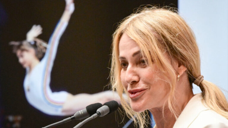 nadia-comaneci:-18-iulie-va-fi-intotdeauna-cea-mai-emotionanta-zi-din-viata-mea