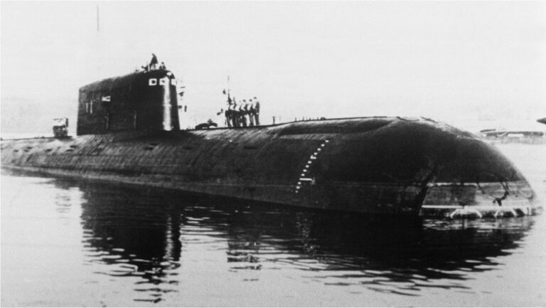 cum-a-ajuns-„arma-secreta-invincibila”-a-uniunii-sovietice-pe-fundul-marii.-submarinul-nuclear-care-a-devenit-o-„bomba-cu-ceas”