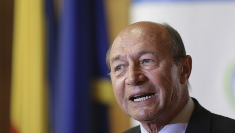 basescu,-despre-iesirea-din-criza:-„presedintele-sa-nu-mai-tergiverseze.-are-o-solicitare-ridicola,-sa-garanteze-cineva-233-de-voturi”