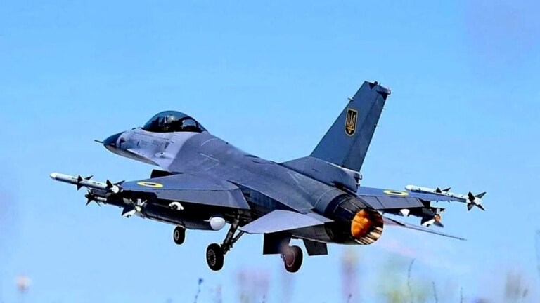 premiera-in-razboiul-din-ucraina:-un-f-16-ucrainean-doboara-pentru-prima-data-un-avion-de-vanatoare-rusesc