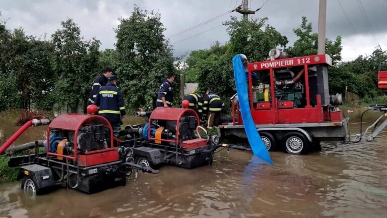 ploaia-a-transformat-locuintele-in-capcane.-oamenii-au-fost-evacuati-dupa-inundatii