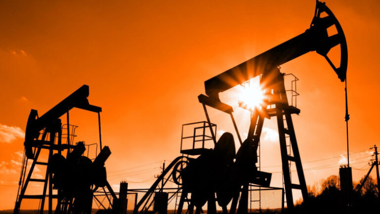 preturile-petrolului-au-urcat-la-cele-mai-ridicate-niveluri-din-ultimele-sase-saptamani