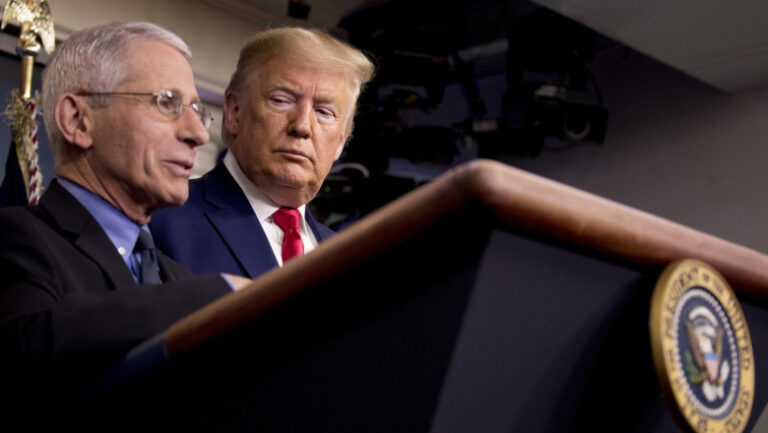 jurnal-de-pandemie:-anthony-fauci-si-a-exprimat-deziluzia-fata-de-trump,-pe-care-l-a-descris-ca-fiind-„confuz-si-nebun”.-„un-idiot”