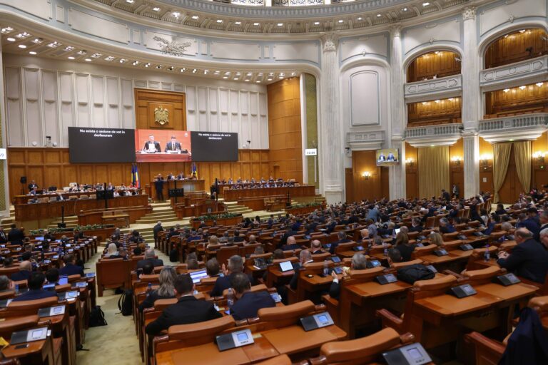 averile-demnitarilor-devin-greu-de-verificat.-romanii-nu-vor-mai-vedea-sumele-exacte-din-conturi:-„este-doar-un-rezumat”