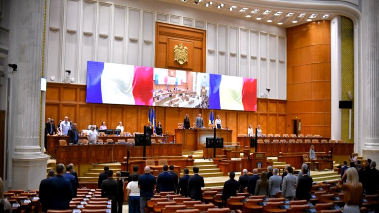 sesiune-extraordinara-in-parlament.-deputatii-voteaza-proiecte-legate-de-pnrr-si-acordul-safe