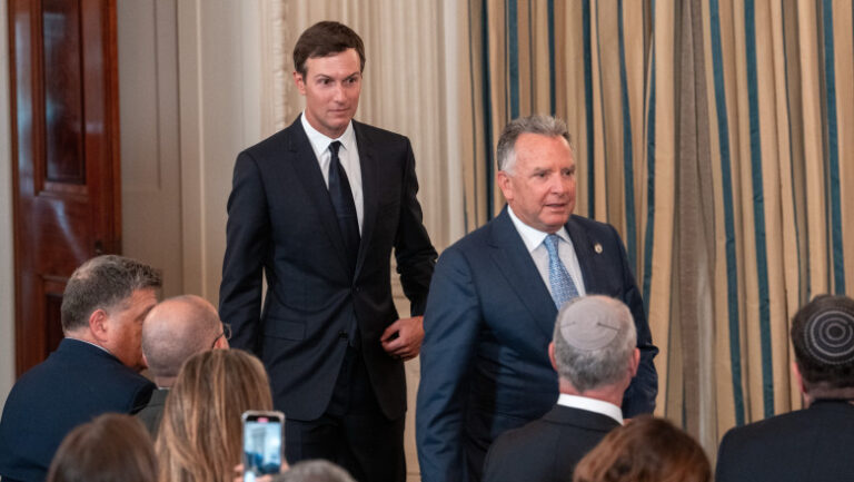 premiera-dupa-luni-de-negocieri:-steve-witkoff-si-jared-kushner-se-pregatesc-sa-ajunga-la-kiev.-cine-ar-fi-favorizat-deplasarea