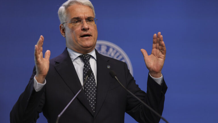 sorin-grindeanu-il-acuza-pe-dragos-pislaru-ca-„si-a-donat-casele-din-bucuresti”-pentru-a-primi-o-locuinta-de-la-ra-apps.-reactia-mipe