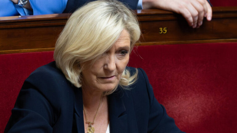 extrema-dreapta-din-franta-incearca-sa-profite-de-incendiile-devastatoare-din-tara.-expert:-„nu-sunt-sigur-ca-vor-reusi”