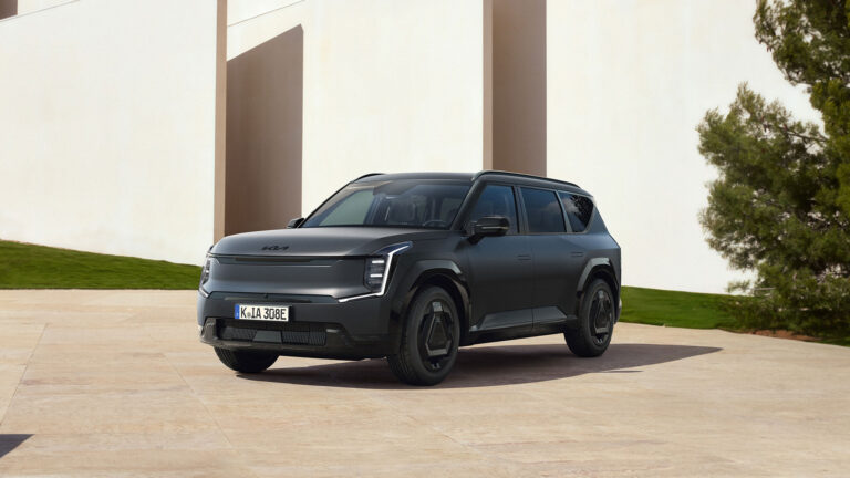 kia-ridica-navei-amiral-ev9-stacheta:-actualizari-pentru-anul-de-fabricatie-2027-si-o-noua-versiune-speciala-„black-edition”