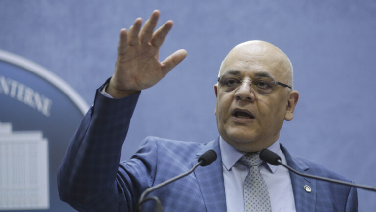 scandal-intre-raed-arafat-si-alexandru-rafila.-seful-dsu:-„nu-exista-profesionisti-mai-buni-si-profesionisti-mai-putin-buni”