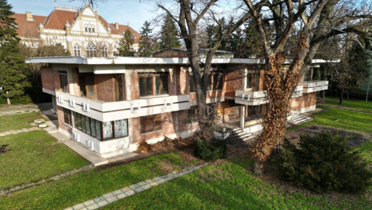 vila-de-protocol-a-lui-ceausescu-din-timisoara-va-putea-fi-inchiriata-pentru-evenimente-private.-care-e-tariful