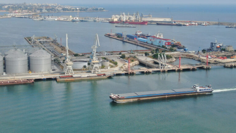o-noua-alerta-de-securitate-in-portul-constanta.-mesaje-de-amenintare-cu-bomba-au-fost-transmise-iarasi-catre-autoritatea-navala