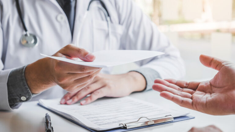 proiecte-cnas:-acces-mai-larg-la-servicii-medicale-si-mai-putina-birocratie