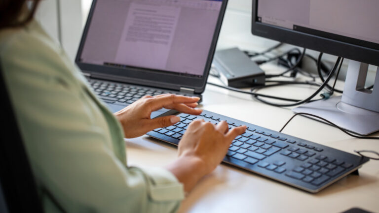 inselaciunile-online-clasate-de-procurori.-de-ce-sunt-greu-de-prins-infractorii-de-pe-internet-si-care-e-cel-mai-bun-scut-impotriva-lor