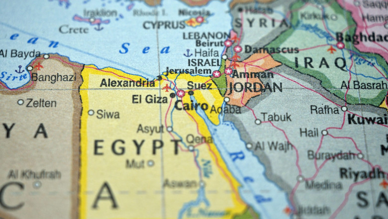 securitatea-energetica-a-canalului-suez,-pusa-la-incercare:-riscuri-dupa-atacul-asupra-petrolierelor-din-portul-egiptean-damietta