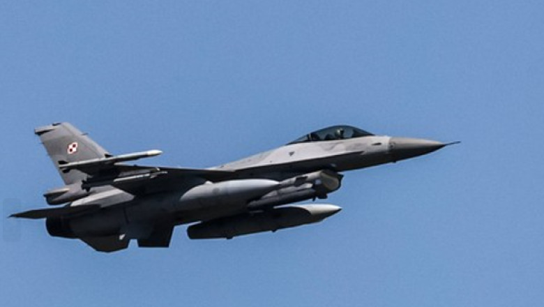 avioane-f-16-poloneze-au-interceptat-un-avion-de-spionaj-rus-la-o-zi-dupa-incalcarea-spatiului-aerian-cu-o-racheta-de-croaziera avioane-f-16-poloneze-au-interceptat-un-avion-de-spionaj-rus-la-o-zi-dupa-incalcarea-spatiului-aerian-cu-o-racheta-de-croaziera