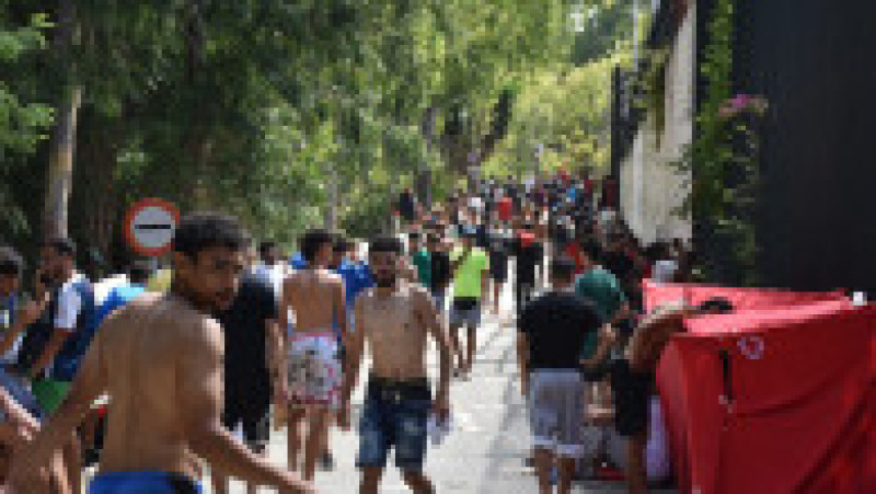 Scene de haos la frontiera din Ceuta: mii de persoane încearcă să pătrundă pe teritoriul spaniol, în timp ce controalele cedează. Foto: Profimedia | Poza 11 din 12