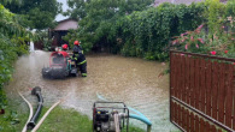 Ploile torențiale au provocat, miercuri, pagube în 24 de localități din județele Buzău, Dâmbovița, Ialomița, Ilfov și Prahova, precum și în municipiul București. Foto IGSU | Poza 2 din 6