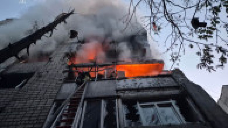 Imagini furnizate de Serviciul de Urgență al Statului ucrainean pe 30 iulie 2026, înfățișează urmările atacurilor rusești asupra orașului Lviv, din vestul Ucrainei. Foto: Facebook/ Serviciul Național de Urgență al Ucrainei | Poza 6 din 7