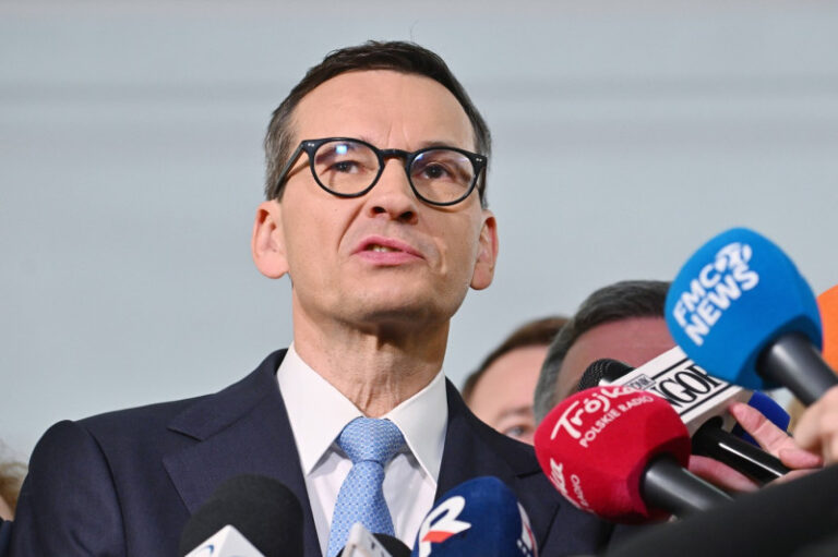 conservatorii-polonezi-vireaza-extrem-spre-dreapta-si-declanseaza-semnalele-de-alarma-la-bruxelles-si-la-kiev