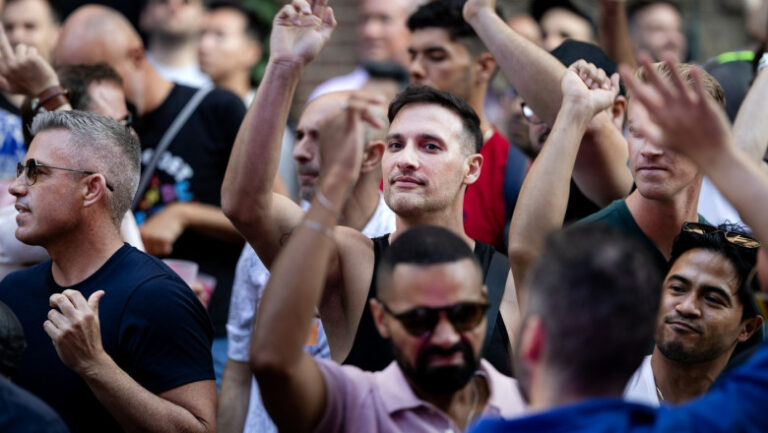 mii-de-persoane-sunt-asteptate-la-amsterdam-pentru-un-worldpride,-la-o-saptamana-de-la-atentatul-de-la-berlin