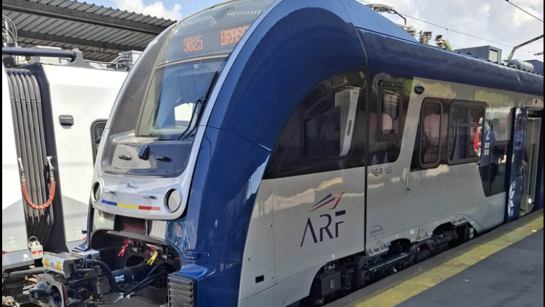 primul-tren-pesa-a-fost-lansat-joi-in-circulatie.-radu-miruta:-„cand-am-ajuns-la-transporturi,-erau-blocate-intre-buruieni” primul-tren-pesa-a-fost-lansat-joi-in-circulatie.-radu-miruta:-„cand-am-ajuns-la-transporturi,-erau-blocate-intre-buruieni”