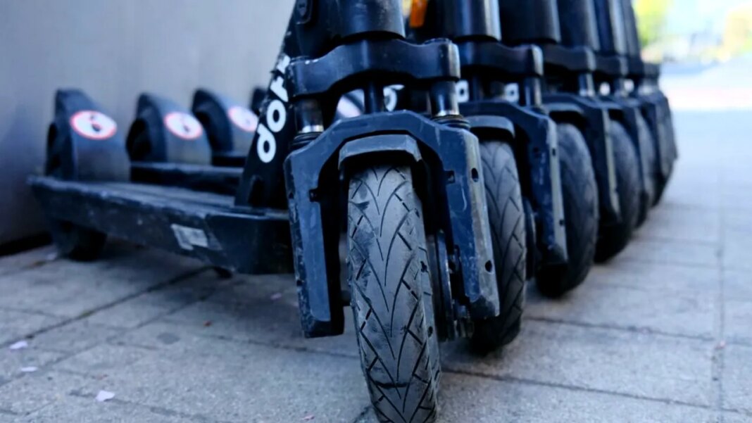 studiu:-utilizatorii-trotinetelor-electrice-au-un-risc-de-trei-ori-mai-mare-de-traumatisme-craniene-decat-motociclistii studiu:-utilizatorii-trotinetelor-electrice-au-un-risc-de-trei-ori-mai-mare-de-traumatisme-craniene-decat-motociclistii