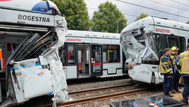 25-de-raniti,-dintre-care-zece-in-stare-grava,-dupa-coliziunea-dintre-doua-tramvaie-in-germania