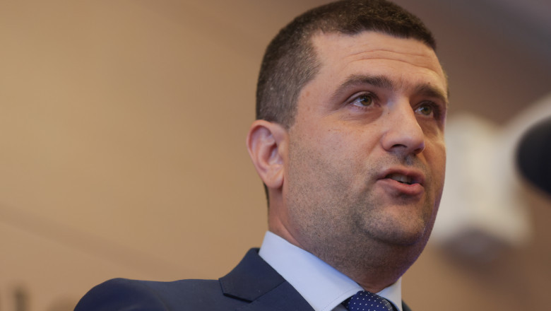 radu-miruta,-despre-scufundarea-barjelor-pe-dunare:-„guvernul-incearca-astfel-de-solutii,-dar-sa-aduca-ploaie-nu-poate” radu-miruta,-despre-scufundarea-barjelor-pe-dunare:-„guvernul-incearca-astfel-de-solutii,-dar-sa-aduca-ploaie-nu-poate”