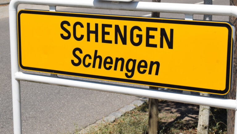 tensiuni-maxime-in-schengen.-spania-impune-controale-la-frontiera-pentru-calatorii-din-italia,-dupa-masurile-luate-de-roma