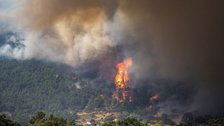 alerta-mae:-cod-rosu-de-risc-de-incendii-in-valencia.-recomandarile-autoritatilor