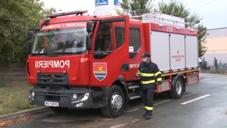 degajari-de-fum-intr-un-centru-comercial-din-deva.-300-de-persoane-s-au-autoevacuat