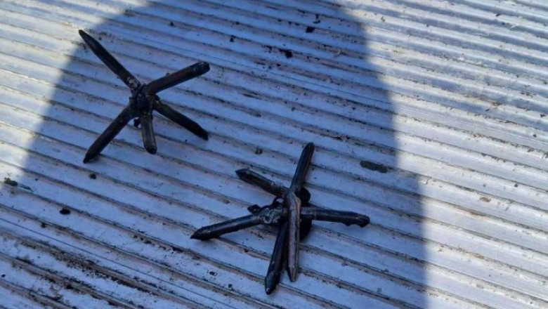 pericol-pe-sosea:-obiectele-metalice-aruncate-pe-autostrada-soarelui-au-provocat-daune.-cnair:-„au-fost-afectate-anvelopele-si-jantele” pericol-pe-sosea:-obiectele-metalice-aruncate-pe-autostrada-soarelui-au-provocat-daune.-cnair:-„au-fost-afectate-anvelopele-si-jantele”