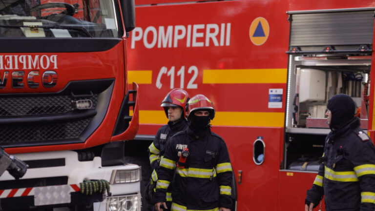 mobilizare-de-forte-in-caras-severin:-sute-de-hectare-de-padure,-afectate-de-incendii.-doua-elicoptere-intervin-la-baile-herculane