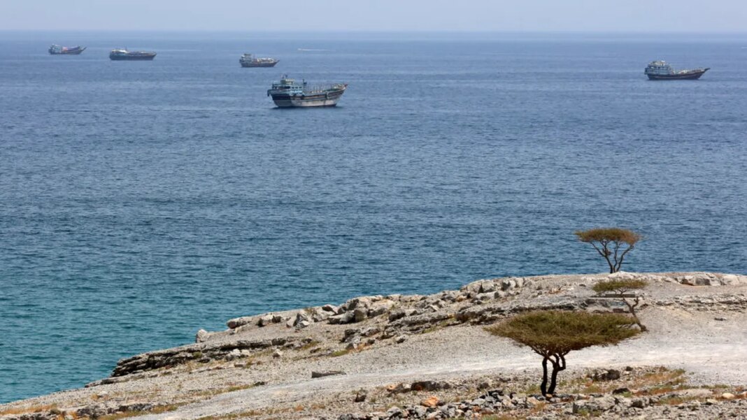 pretul-petrolului-stagneaza-pe-fondul-tensiunilor-sua-iran.-traficul-petrolier-prin-stramtoarea-ormuz-incetineste pretul-petrolului-stagneaza-pe-fondul-tensiunilor-sua-iran.-traficul-petrolier-prin-stramtoarea-ormuz-incetineste