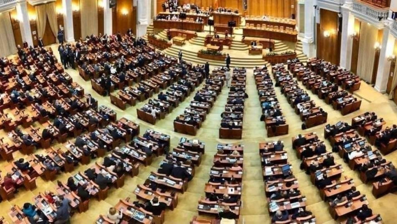 mohammad-murad-cheama-partidele-la-o-„celula-de-criza”-pentru-salvarea-economiei.-ce-spune-grindeanu-despre-invitatia-aur mohammad-murad-cheama-partidele-la-o-„celula-de-criza”-pentru-salvarea-economiei.-ce-spune-grindeanu-despre-invitatia-aur