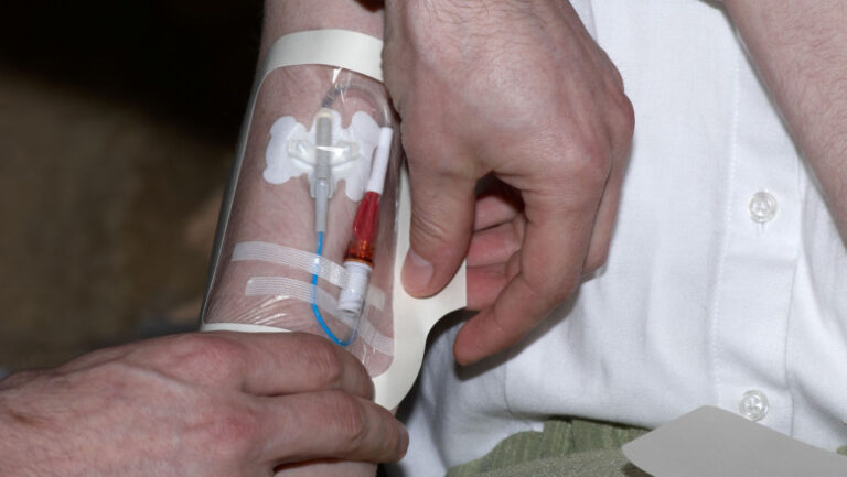 rogobete:-pacientii-oncologici-nu-isi-gasesc-medicamentele-compensate-pe-care-le-am-introdus-pe-lista-acum-mai-bine-de-patru-luni