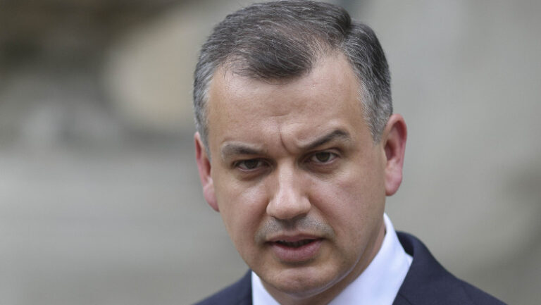 eugen-tomac:-presedintele-nu-va-promulga-o-lege-prin-care-sa-fie-diminuate-veniturile-salariale-pentru-cei-din-educatie-si-sanatate