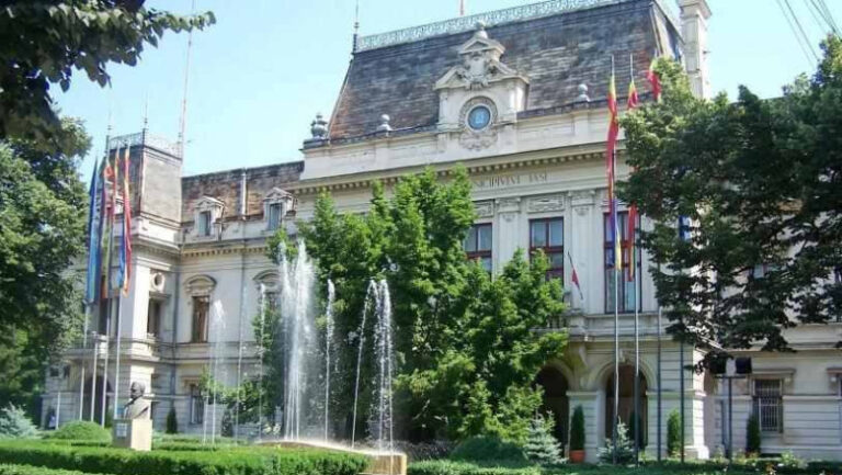 teii-din-iasi-se-usuca-prematur-specialistii-avertizeaza-ca-arborii-nu-mai-au-suficient-spatiu.-explicatia-primariei
