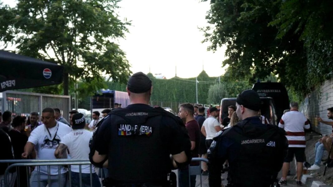 bataie-intre-suporteri-dupa-meciul-petrolul-–-rapid-amenzi-totale-de-aproape-50.000-de-lei-si-dosare-penale-deschise bataie-intre-suporteri-dupa-meciul-petrolul-–-rapid-amenzi-totale-de-aproape-50.000-de-lei-si-dosare-penale-deschise