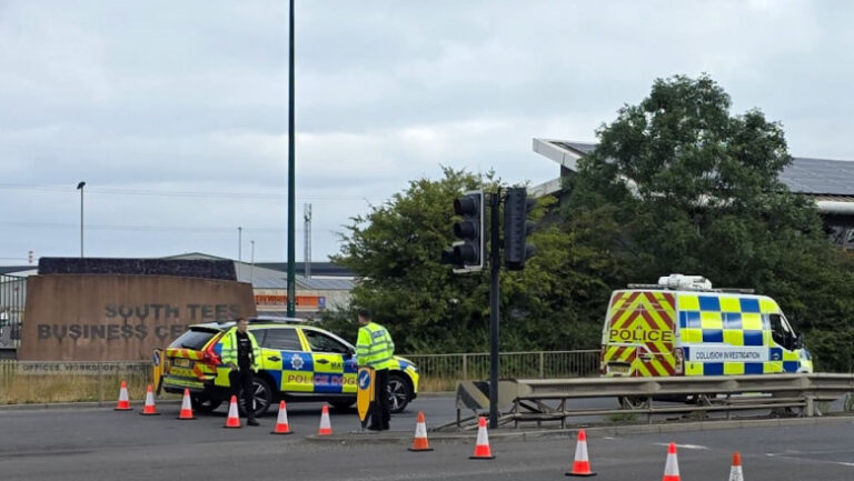 sfarsit-tragic-dupa-o-urmarire-in-trafic:-sapte-morti,-intre-care-doi-politisti.-o-masina-s-a-izbit-de-o-autospeciala-in-marea-britanie