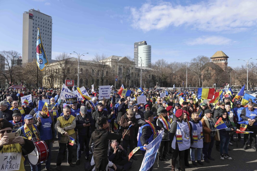 sindicatele-cer-cresterea-salariului-minim-de-la-1-ianuarie-2027-si-protesteaza-marti-la-ministerul-muncii.-cum-raspunde-dragos-pislaru