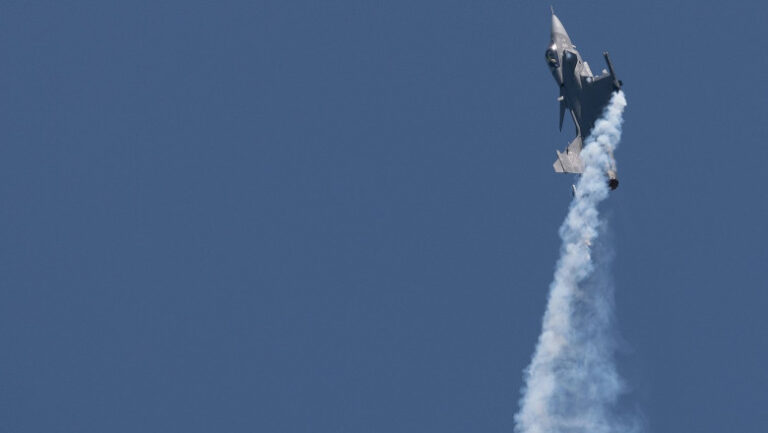 un-avion-de-vanatoare-al-armatei-maghiare-s-a-prabusit-in-centrul-ungariei.-anuntul-premierului-peter-magyar