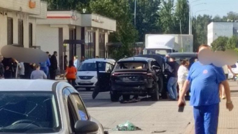 un-ofiter-rus-a-fost-ucis-intr-un-atentat-cu-bomba-in-sankt-petersburg.-masina-in-care-se-afla-alaturi-de-sotia-sa-a-explodat un-ofiter-rus-a-fost-ucis-intr-un-atentat-cu-bomba-in-sankt-petersburg.-masina-in-care-se-afla-alaturi-de-sotia-sa-a-explodat